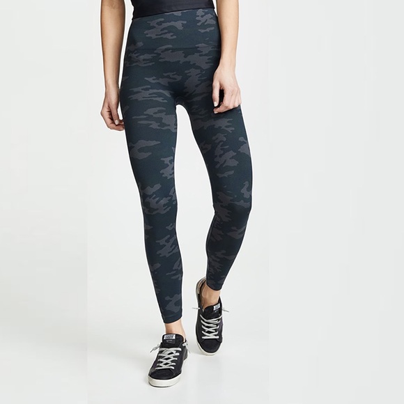 SPANX Black/Gray Camo Look At Me Now Leggings Size XL - Picture 3 of 12